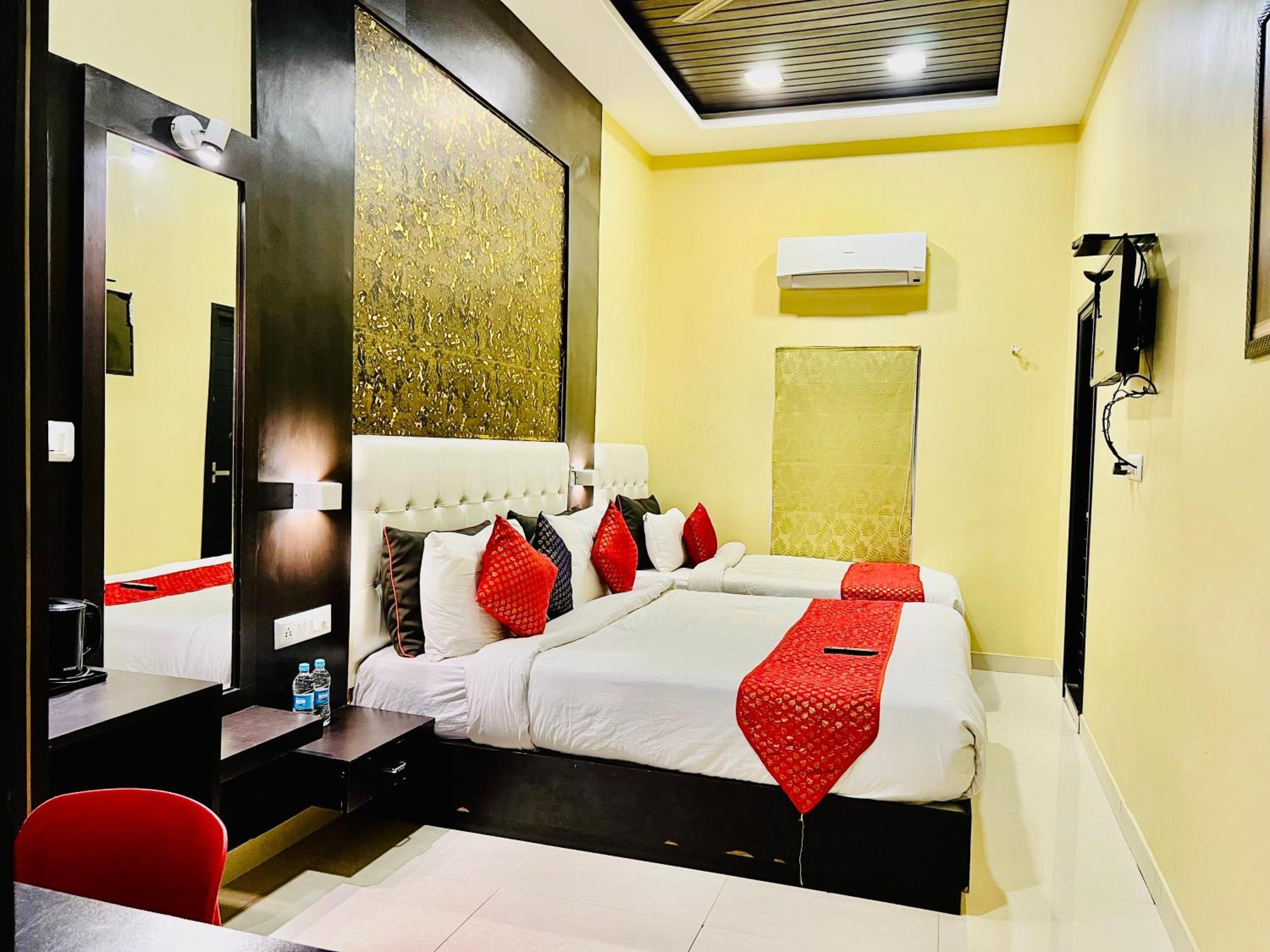 Hotel Grand Bhagwat, Udaipur Kültér fotó