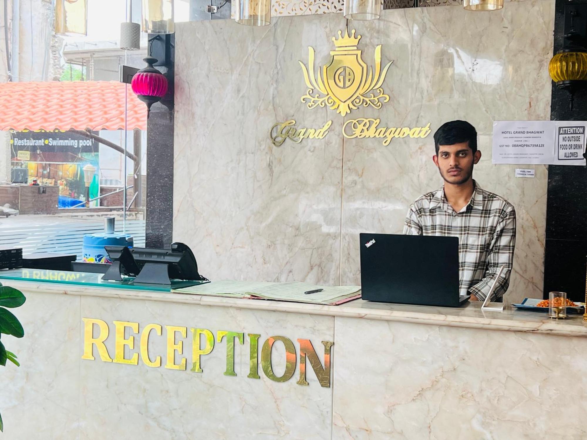 Hotel Grand Bhagwat, Udaipur Kültér fotó