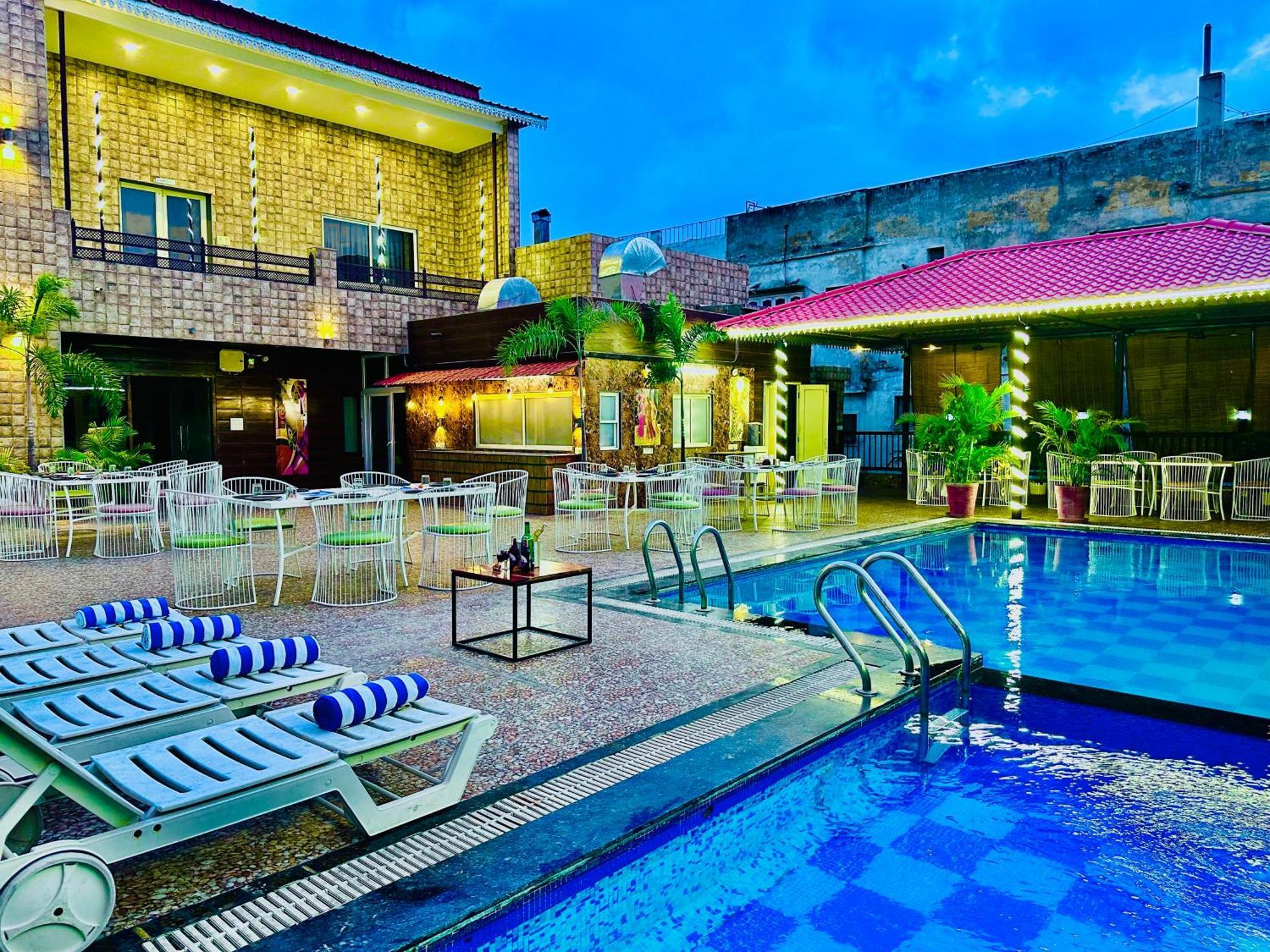 Hotel Grand Bhagwat, Udaipur Kültér fotó