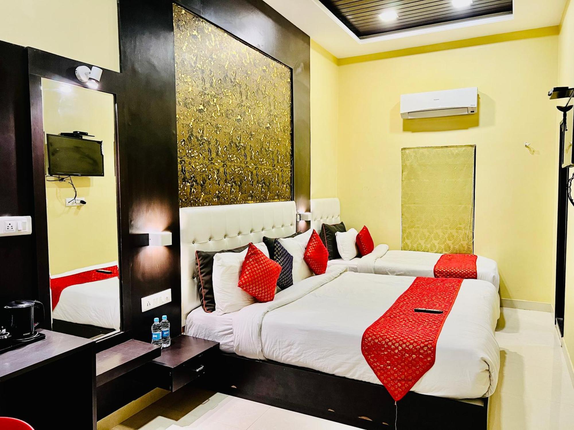 Hotel Grand Bhagwat, Udaipur Kültér fotó